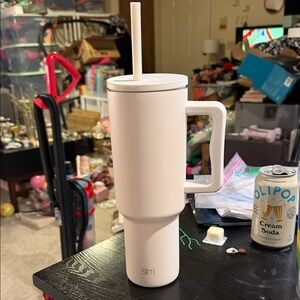 Cream Simple Modern Water Bottle EUC